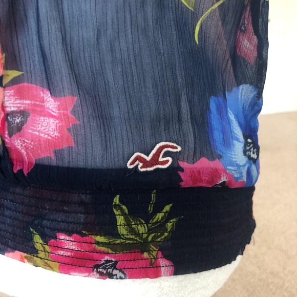 Hollister Sheer Floral Top - Picture 3 of 4